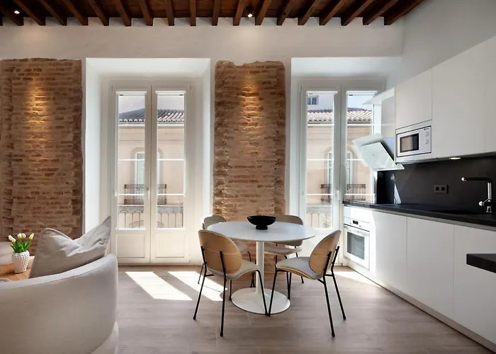Inmalaga Hills Downtown Apartment *
